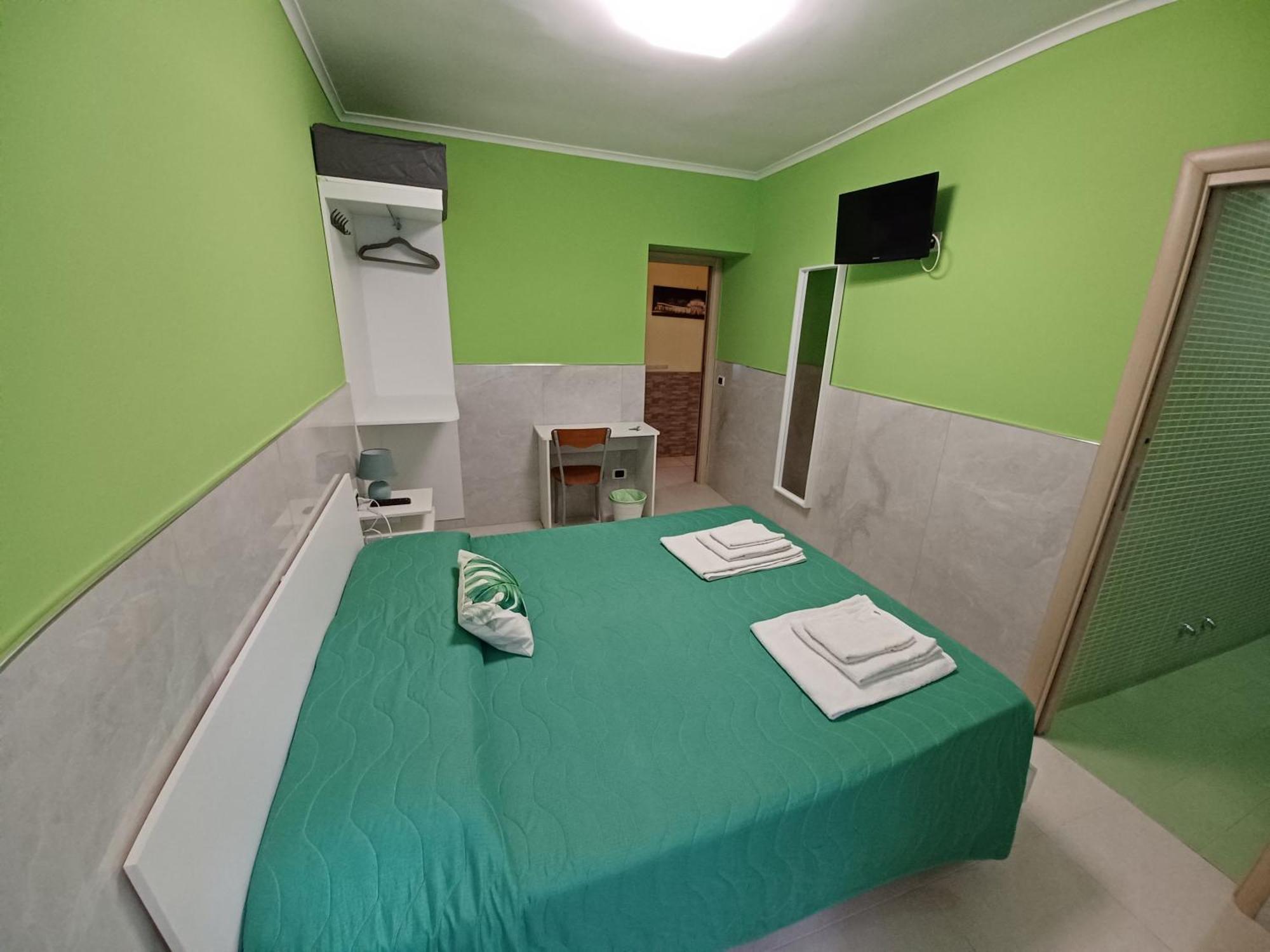 B&B Quattro Palazzi Napoli Centro Bagian luar foto