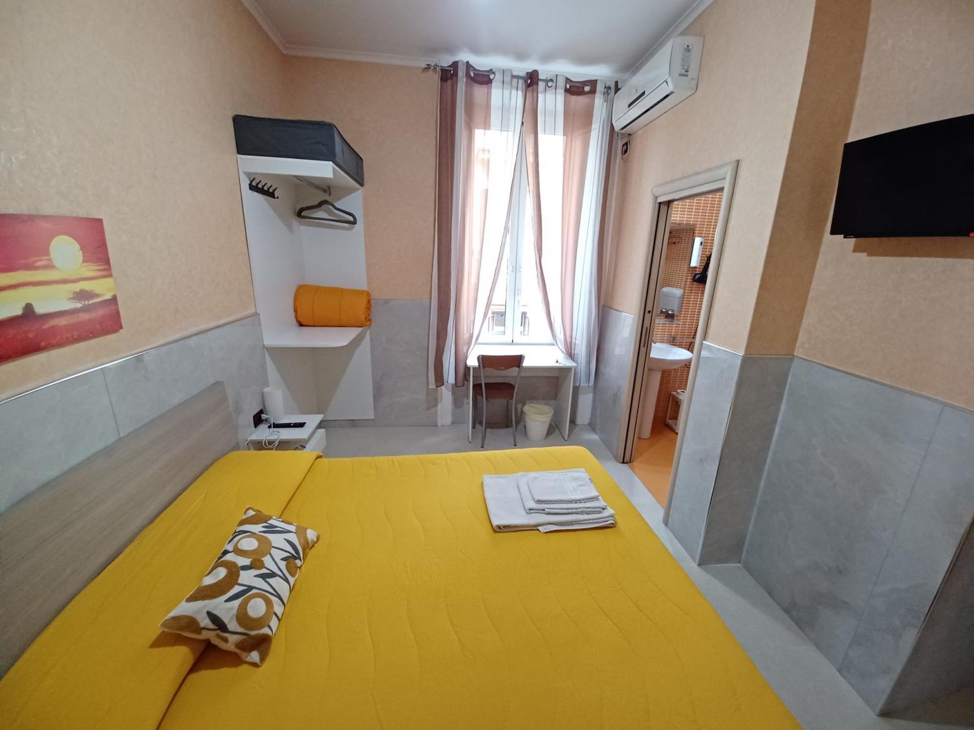 B&B Quattro Palazzi Napoli Centro Bagian luar foto