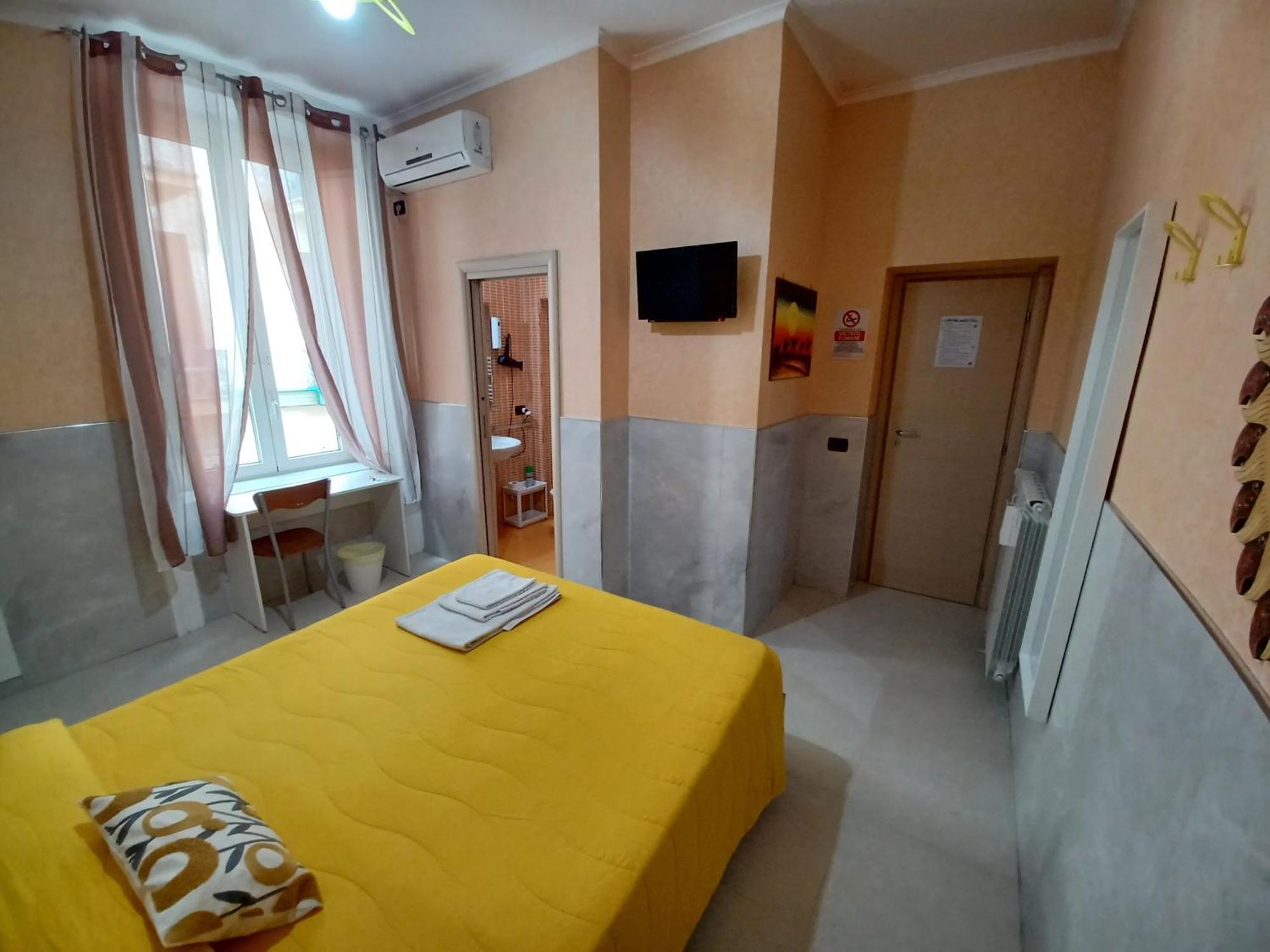 B&B Quattro Palazzi Napoli Centro Bagian luar foto