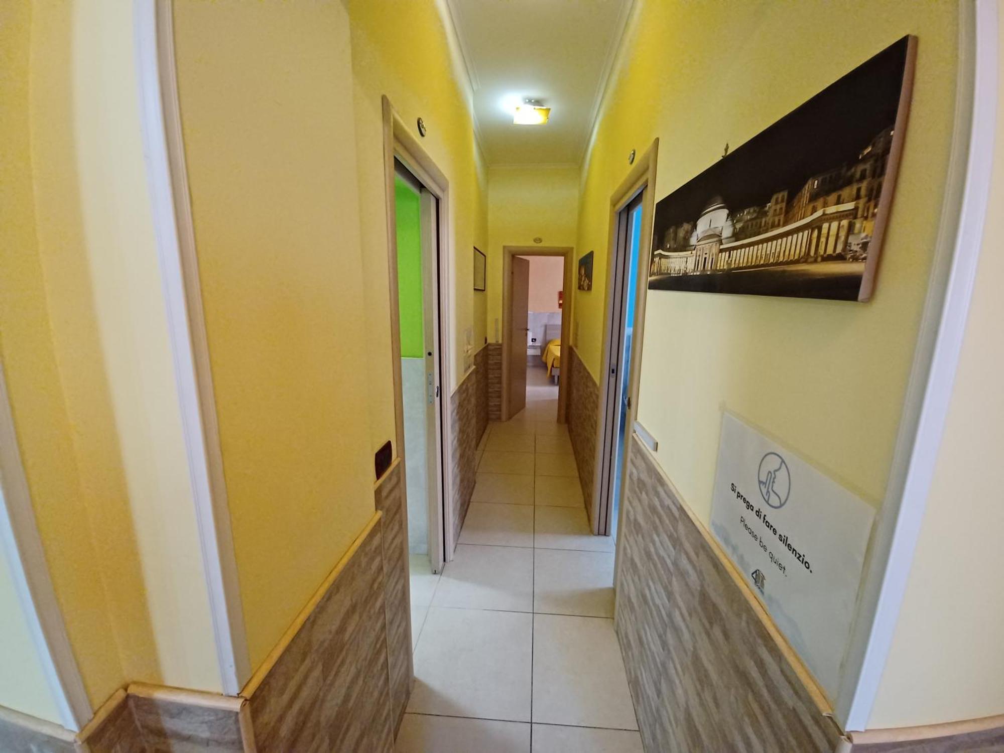 B&B Quattro Palazzi Napoli Centro Bagian luar foto