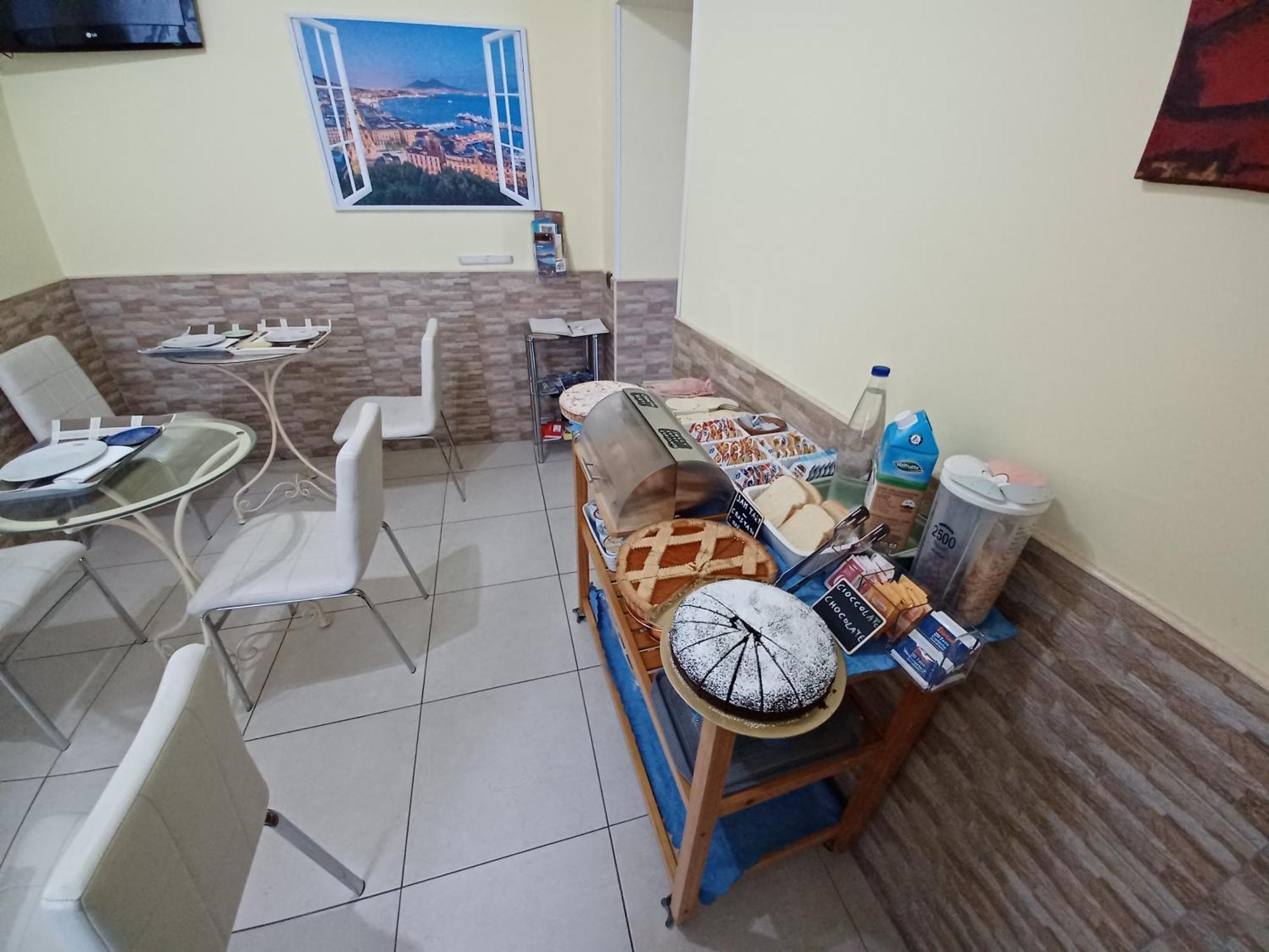 B&B Quattro Palazzi Napoli Centro Bagian luar foto
