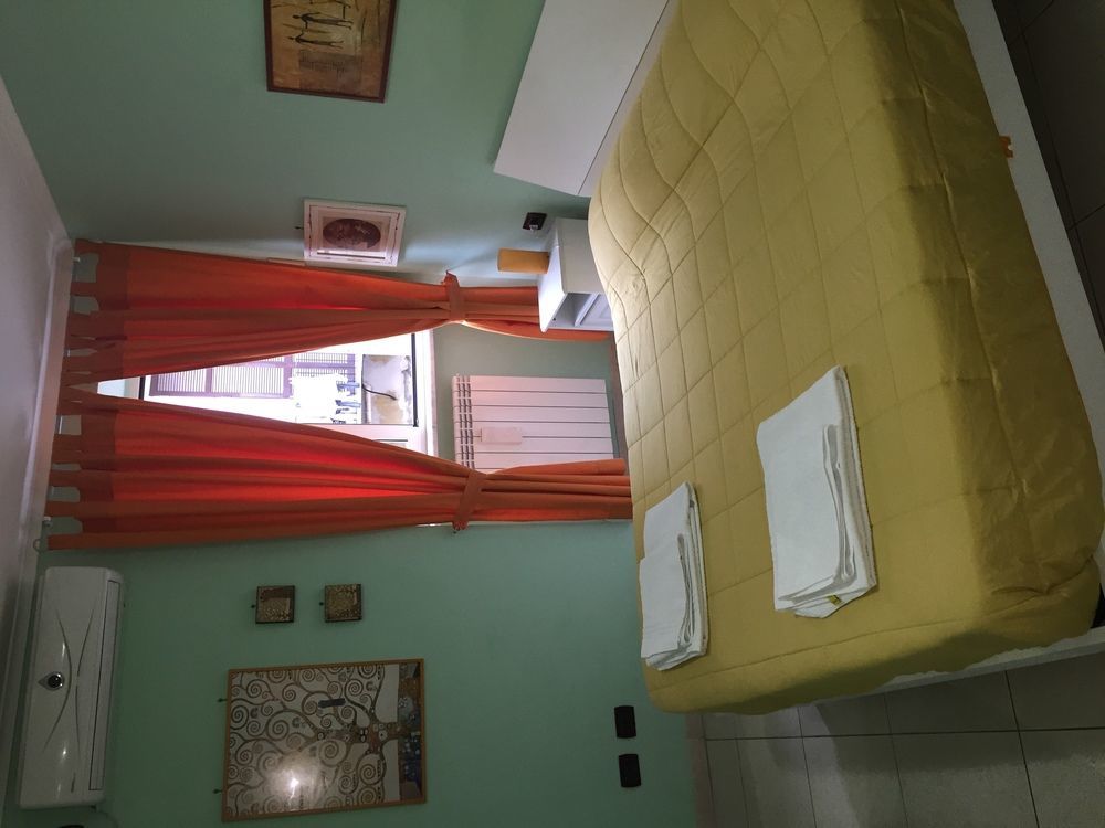 B&B Quattro Palazzi Napoli Centro Bagian luar foto