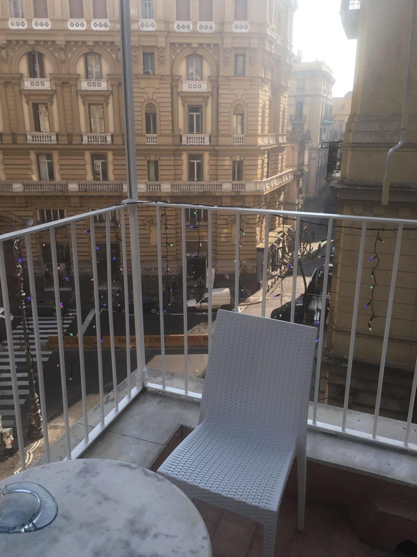 B&B Quattro Palazzi Napoli Centro Bagian luar foto